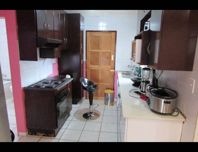 3 BEDROOM HOUSE FOR SALE IN WHITE RIVER EXT 3